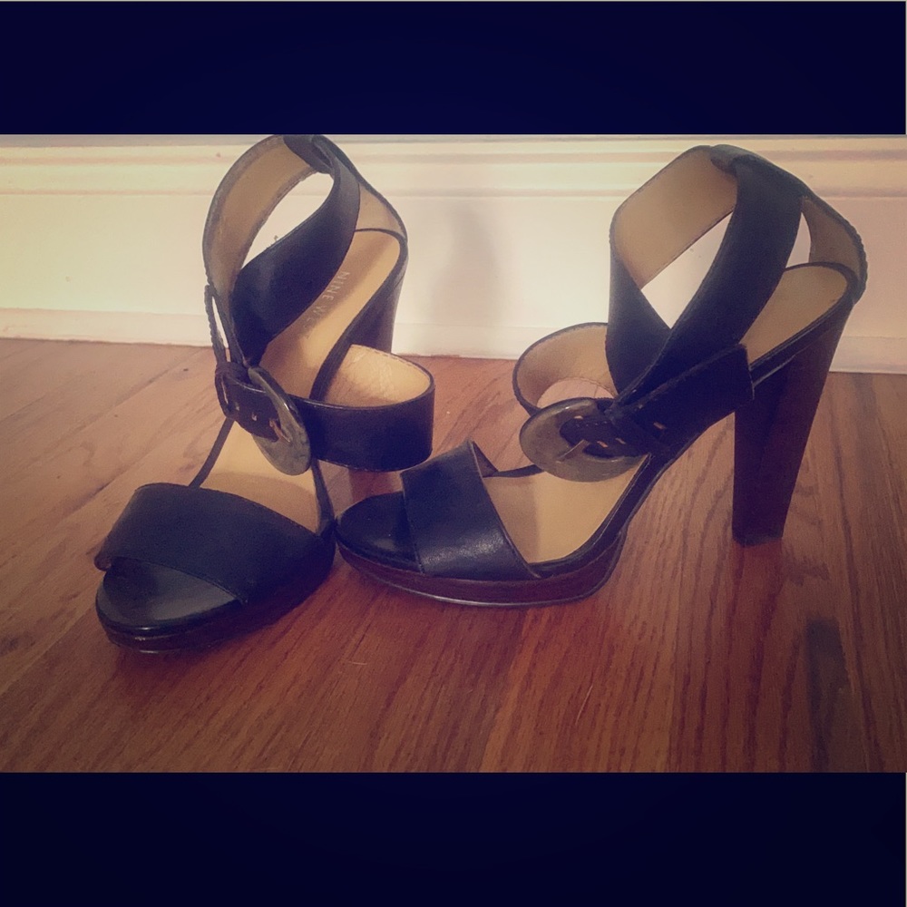 Nine West black stappy sandals
